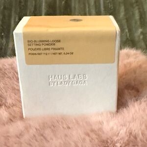 Haus Labs By Lady Gaga Bio-Blurring Loose Setting Powder -  shade is Golden